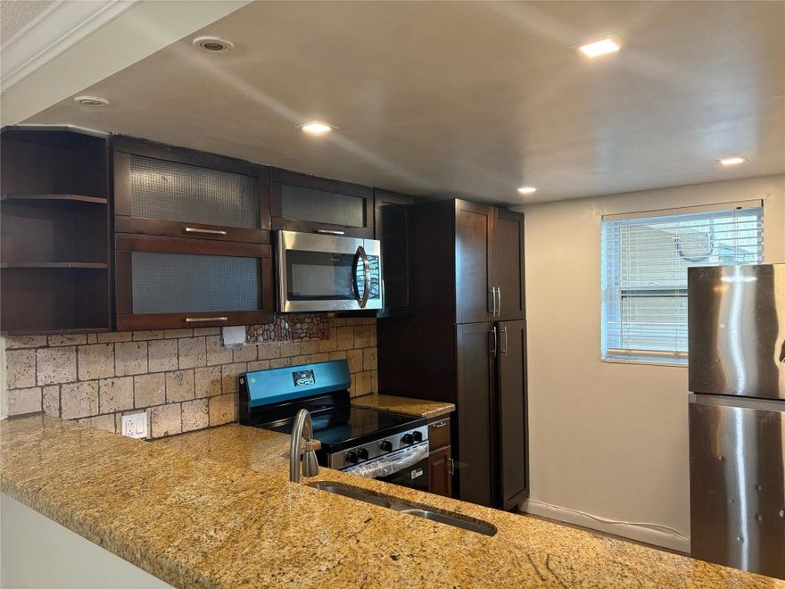 **$995 SECURITY + 1ST MONTH move-in!**(based on income/credit approval). HUGE 900 square foot 2 bedroom, 1 bathroom unit available for IMMEDIATE occupancy in the most desirable rental community in Sunrise, Lush Apartments. Property & unit features include Central AC, newer flooring, updated kitchen, microwave & cabinetry, newer appliances, large closets with ample space and spacious living room. Utilities include water/trash, sewer, parking, internet/cable. Easy access to Oakland Park Blvd and major highways. **EASY TO SHOW on LOCKBOX*Schedule through SHOWING TIME**$95 application fee per tenant, $120 married couple. No HOA. Housing vouchers welcome. Our streamlined approval process makes everything a breeze.