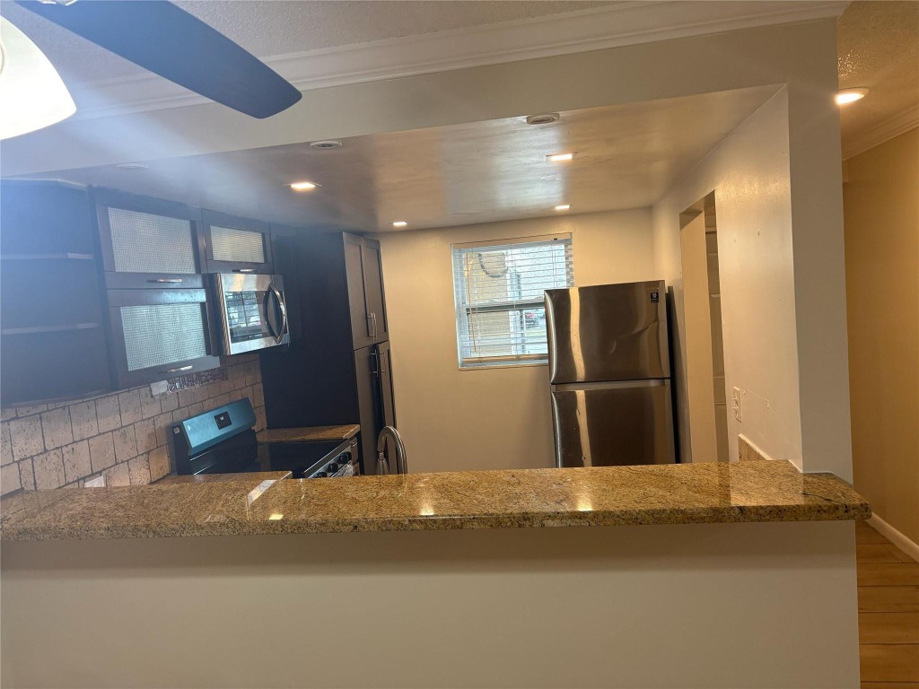 LUSH APARTMENTS - Residential Lease