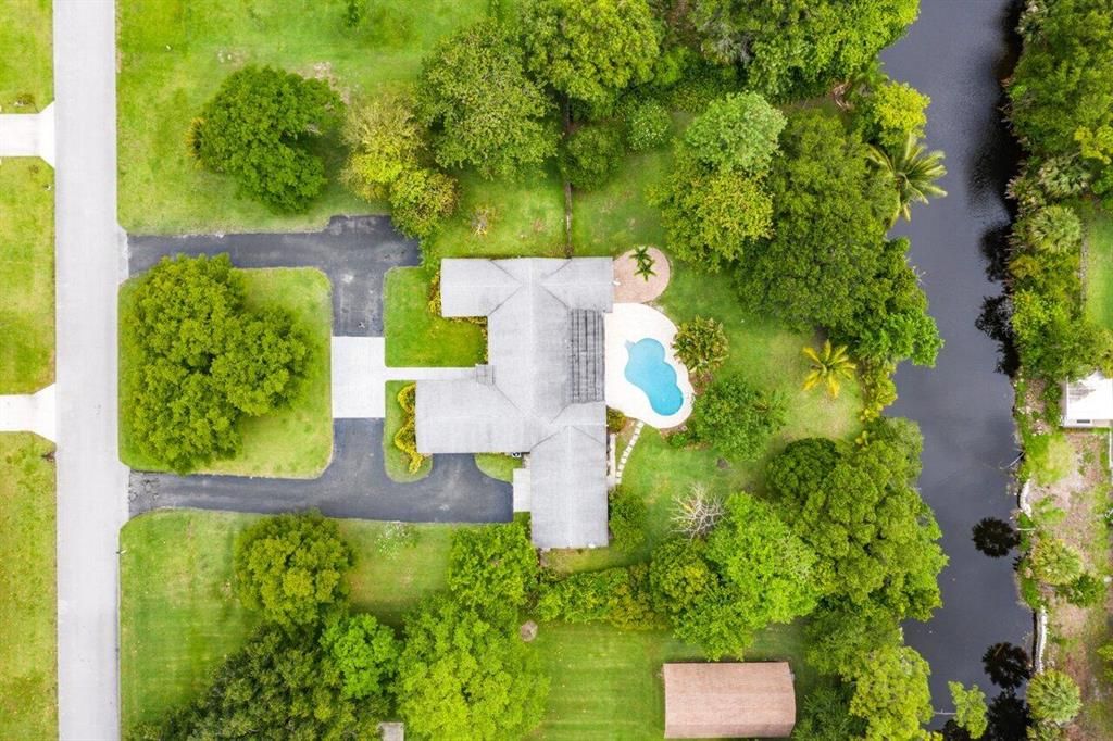 Photo of 8647 Kelso Drive, Palm Beach Gardens, FL 33418 (MLS # R10725352)