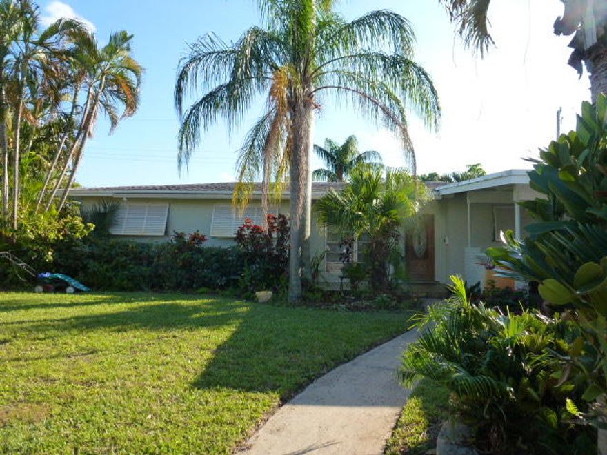 Partially updated home, private heated pool, on quiet street.  Plenty of parking, boat pad behind fence.  Rare 4 Bedroom with easy access to I95, shopping, schools, and all conveniences.  Well for lawn sprinklers, city water/sewer for inside.  Shown by appointment, week days only, occupied, pets present.  Tenant leaving by 3/1/17.