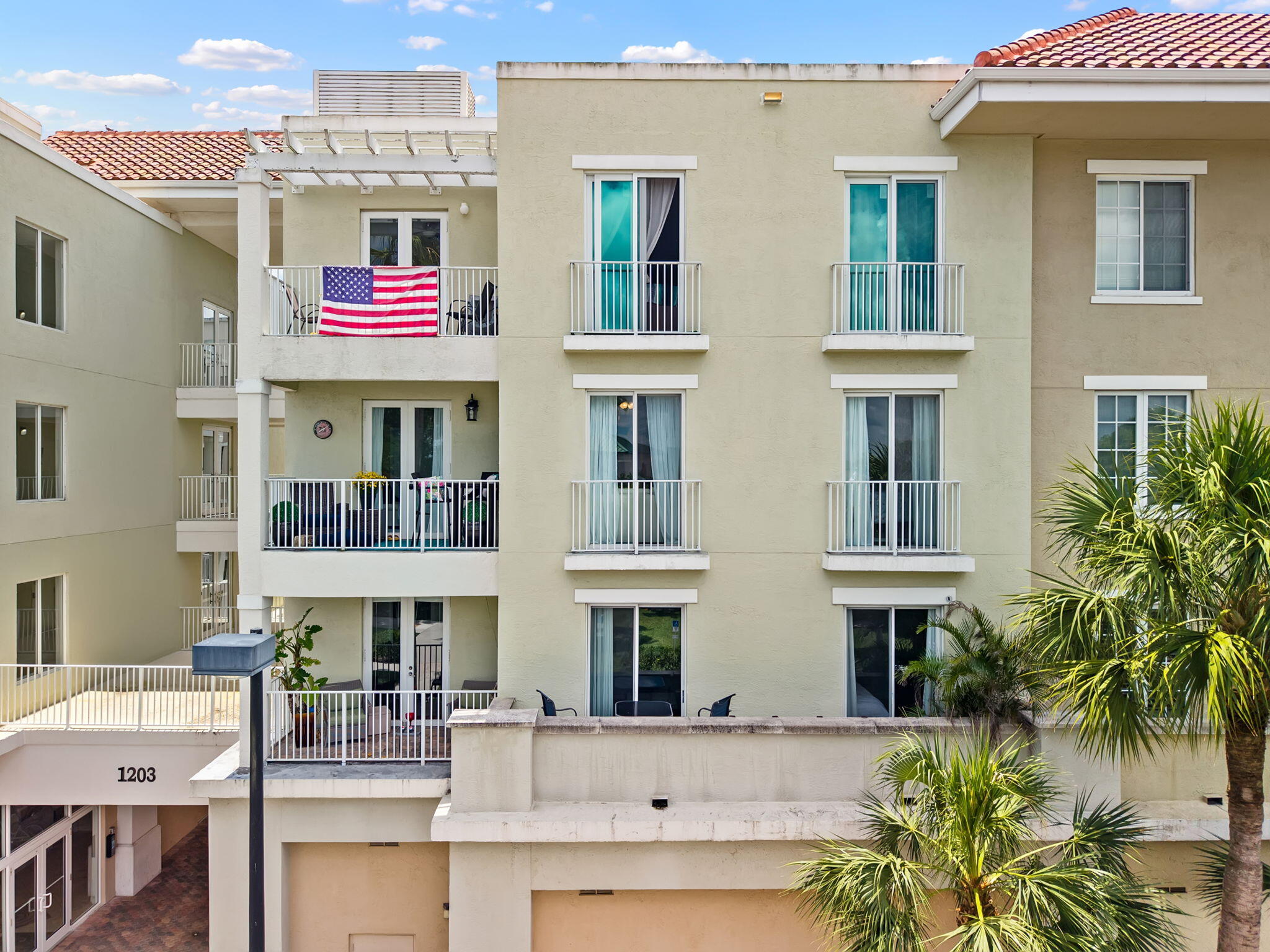 VILLAGE AT ABACOA CONDO - Residential