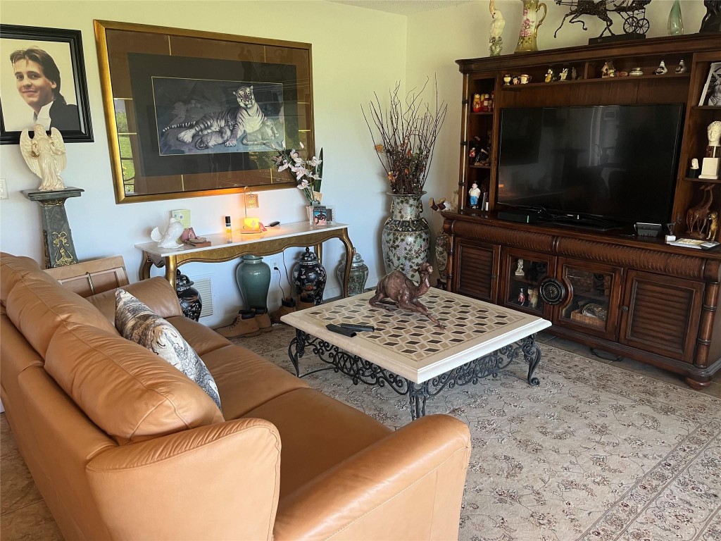 Woodlands Sec Five 67-43 - Residential