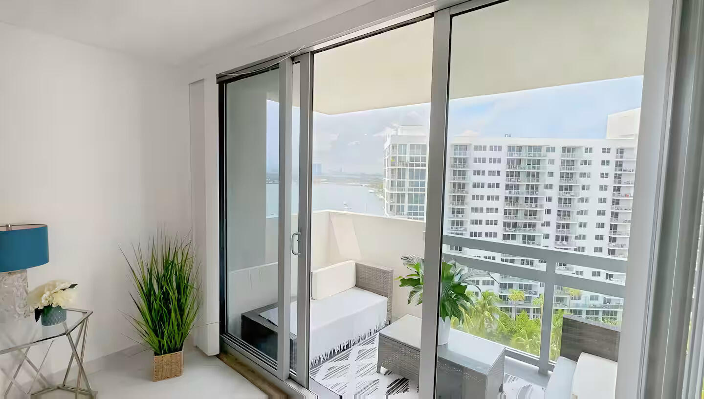 FLAMINGO SOUTH BEACH I CONDO - Residential