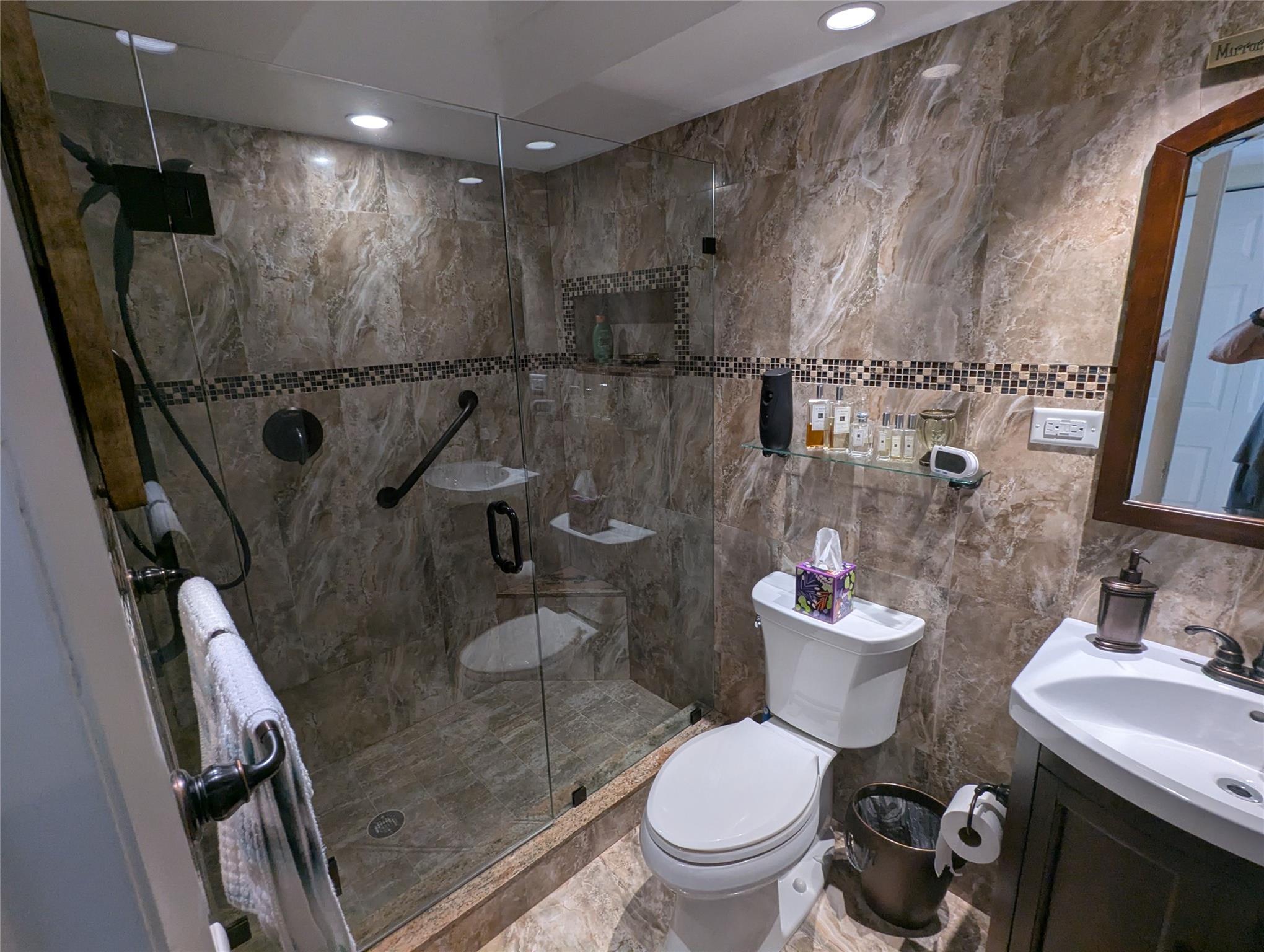 Drake Tower - Residential