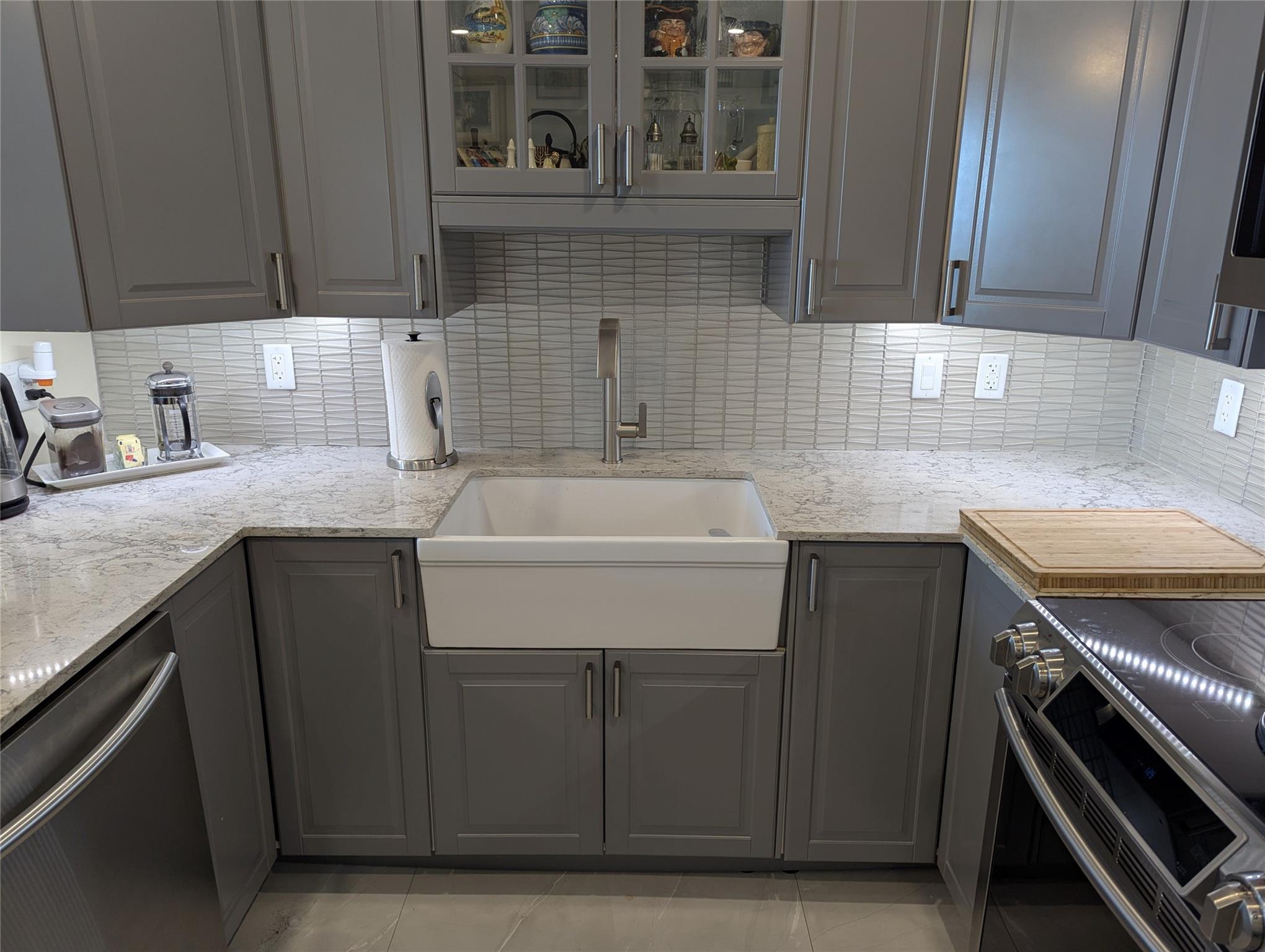 1800 N Andrews Ave 9G