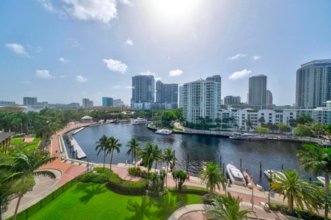 Tiny photo for 610 W LAS OLAS Boulevard #1118N, Fort Lauderdale, FL 33312 (MLS # B26054704)