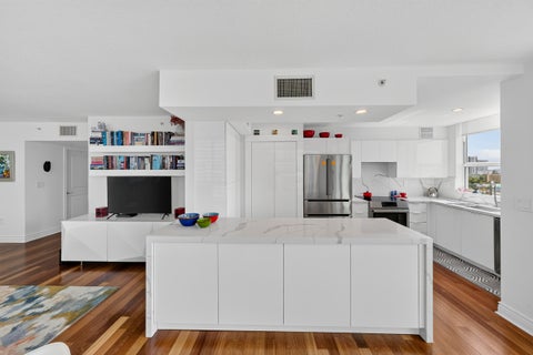 Tiny photo for 610 W LAS OLAS Boulevard #1118N, Fort Lauderdale, FL 33312 (MLS # B26054704)