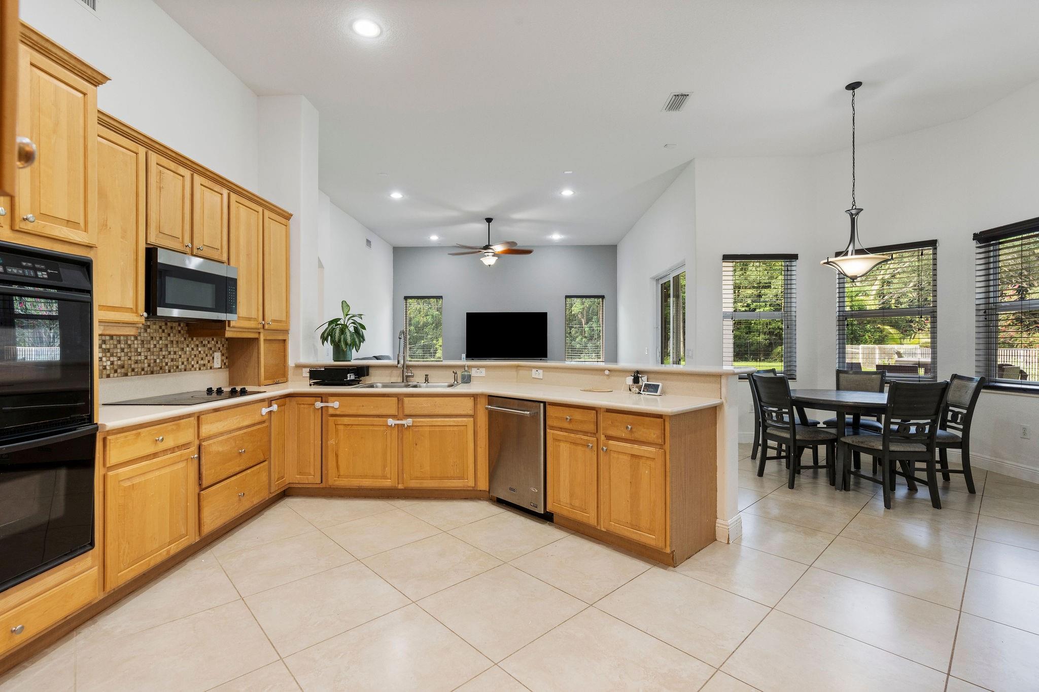 HIGHLAND RANCH ESTATES - Residential