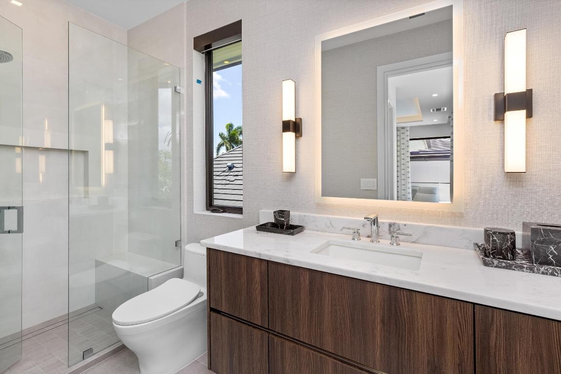 ROYAL PALM YACHT & COUNTRY CLUB - Residential