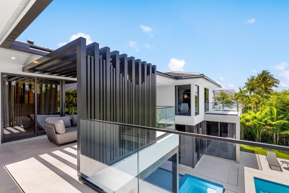 ROYAL PALM YACHT & COUNTRY CLUB - Residential