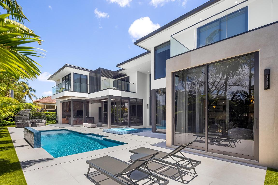 ROYAL PALM YACHT & COUNTRY CLUB - Residential