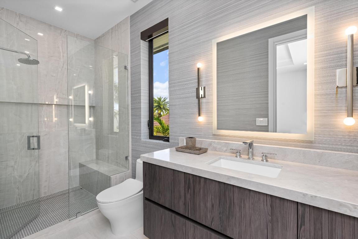 ROYAL PALM YACHT & COUNTRY CLUB - Residential