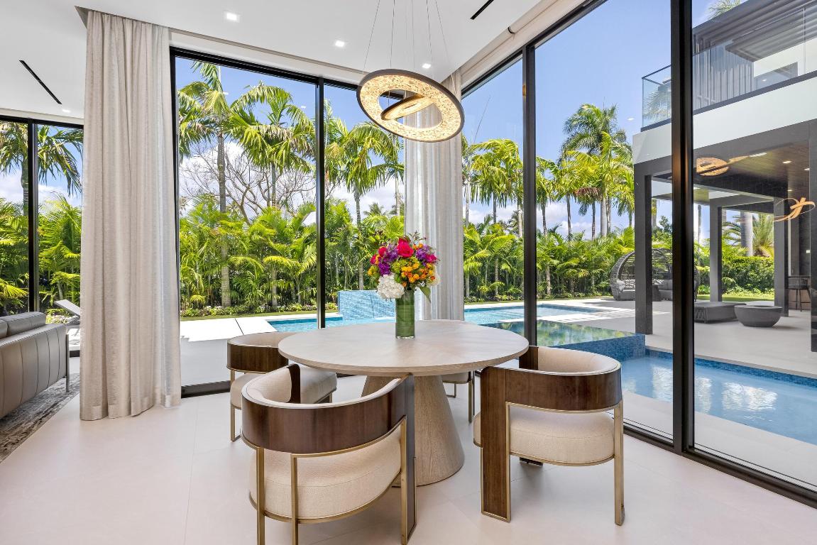 ROYAL PALM YACHT & COUNTRY CLUB - Residential