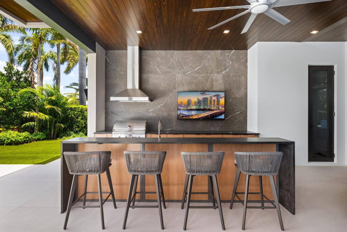 ROYAL PALM YACHT & COUNTRY CLUB - Residential