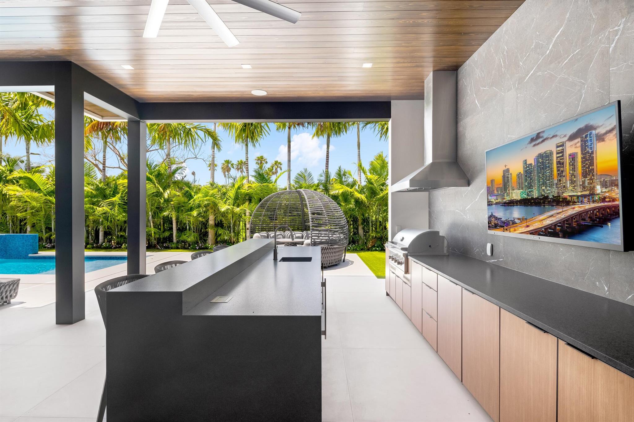 ROYAL PALM YACHT & COUNTR - Residential