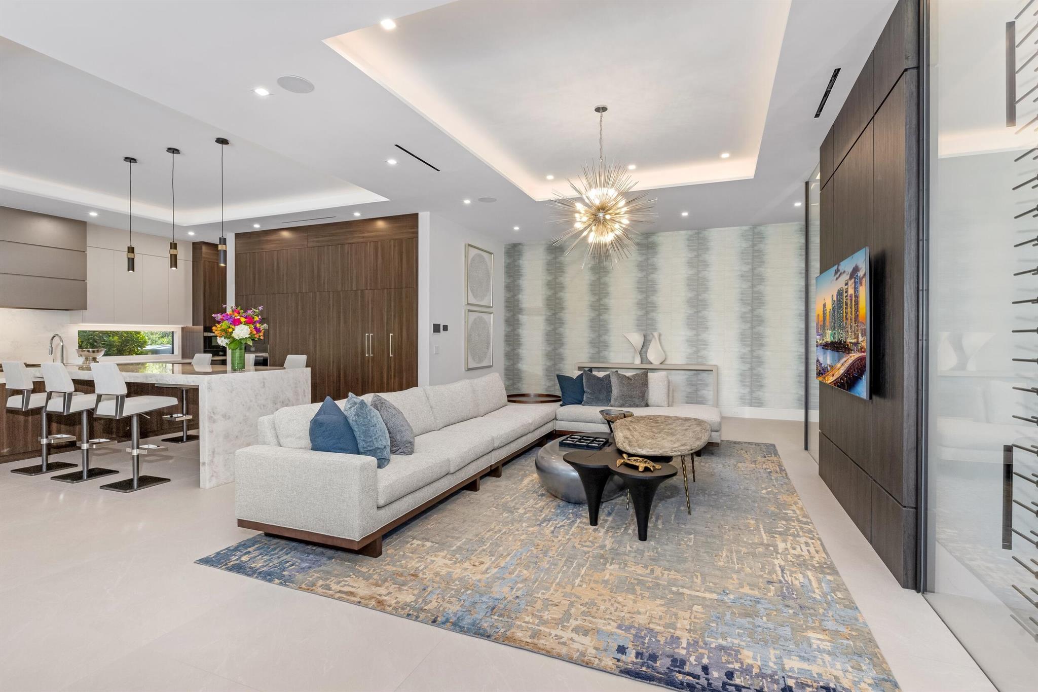 ROYAL PALM YACHT & COUNTR - Residential