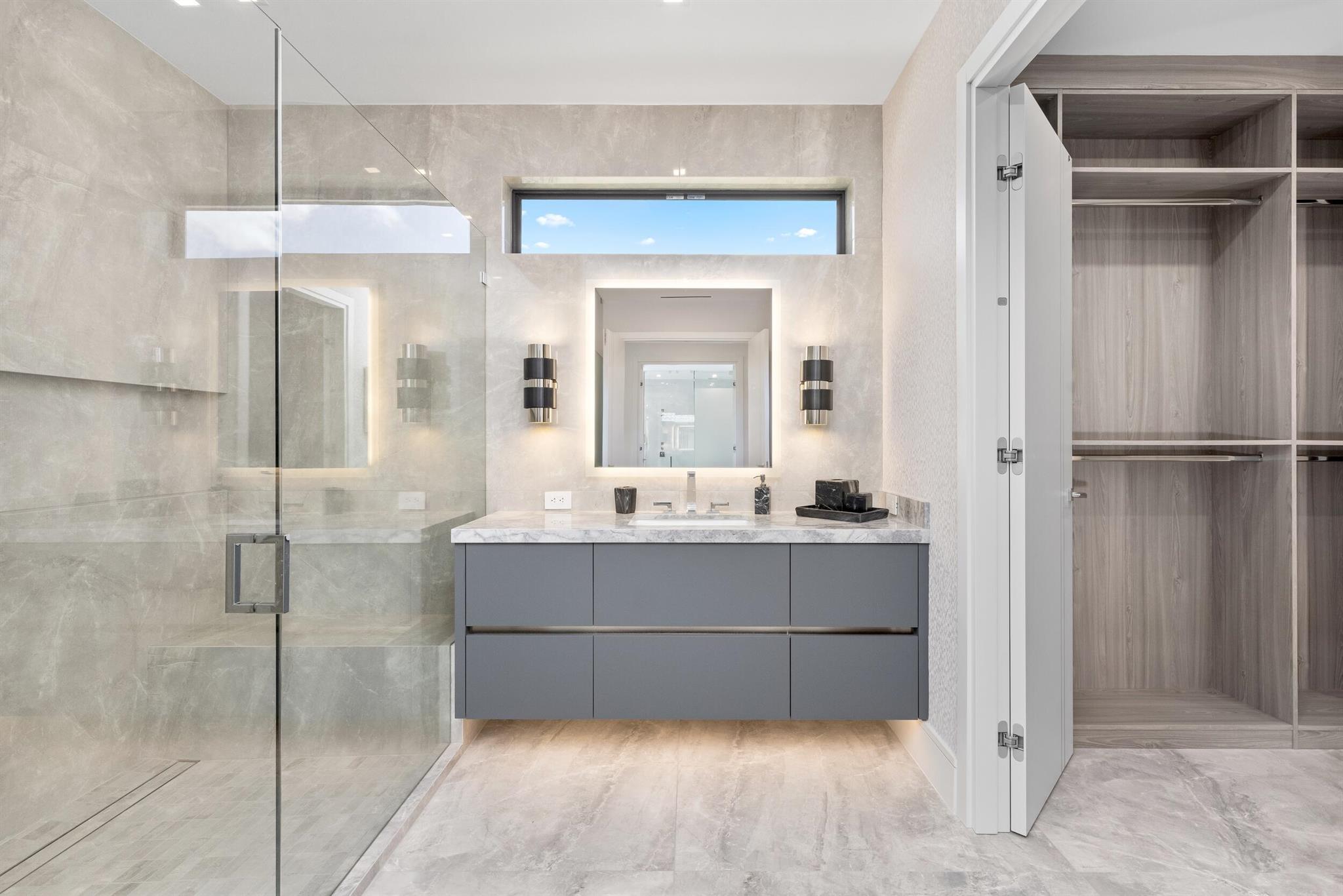 ROYAL PALM YACHT & COUNTR - Residential