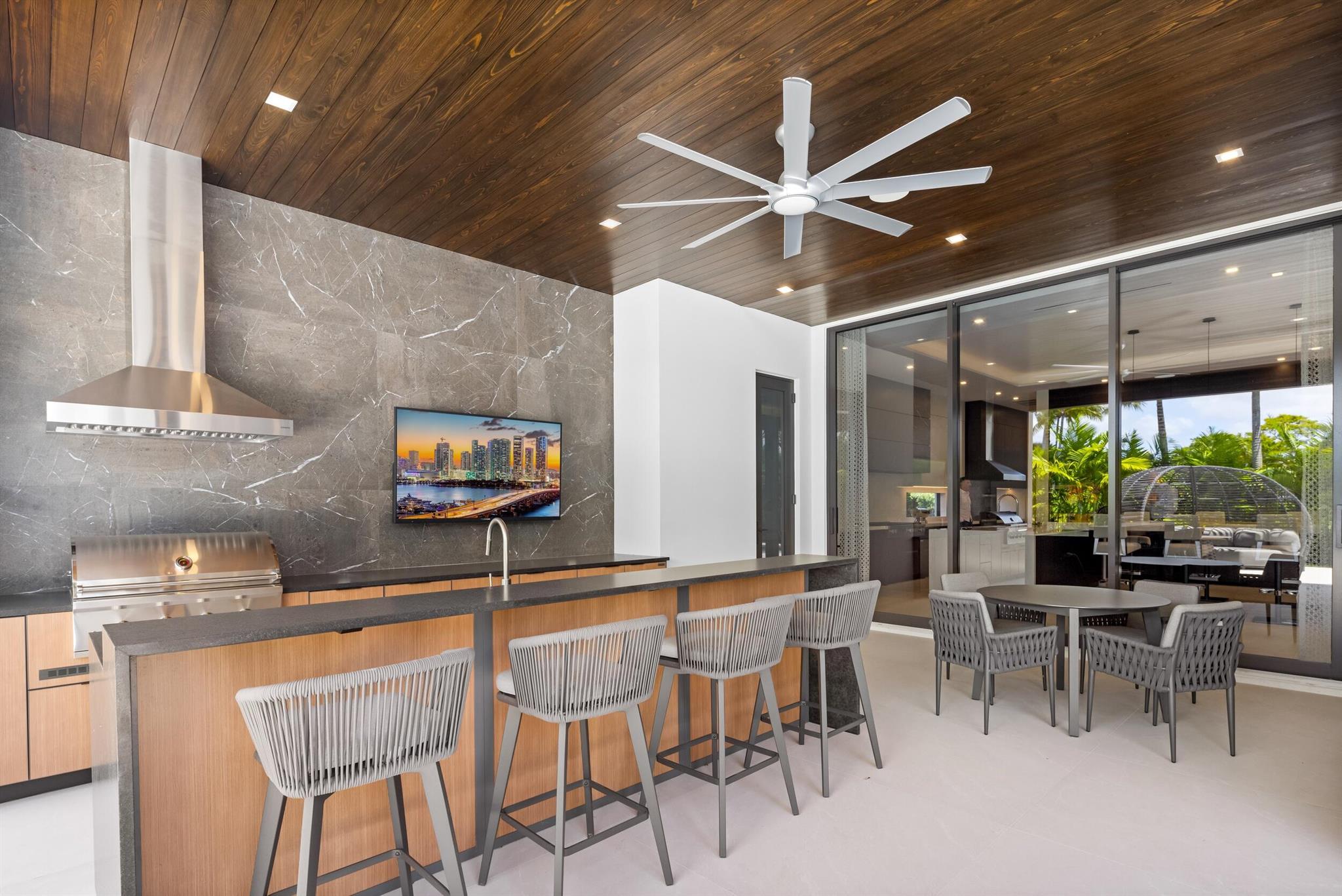 ROYAL PALM YACHT & COUNTR - Residential