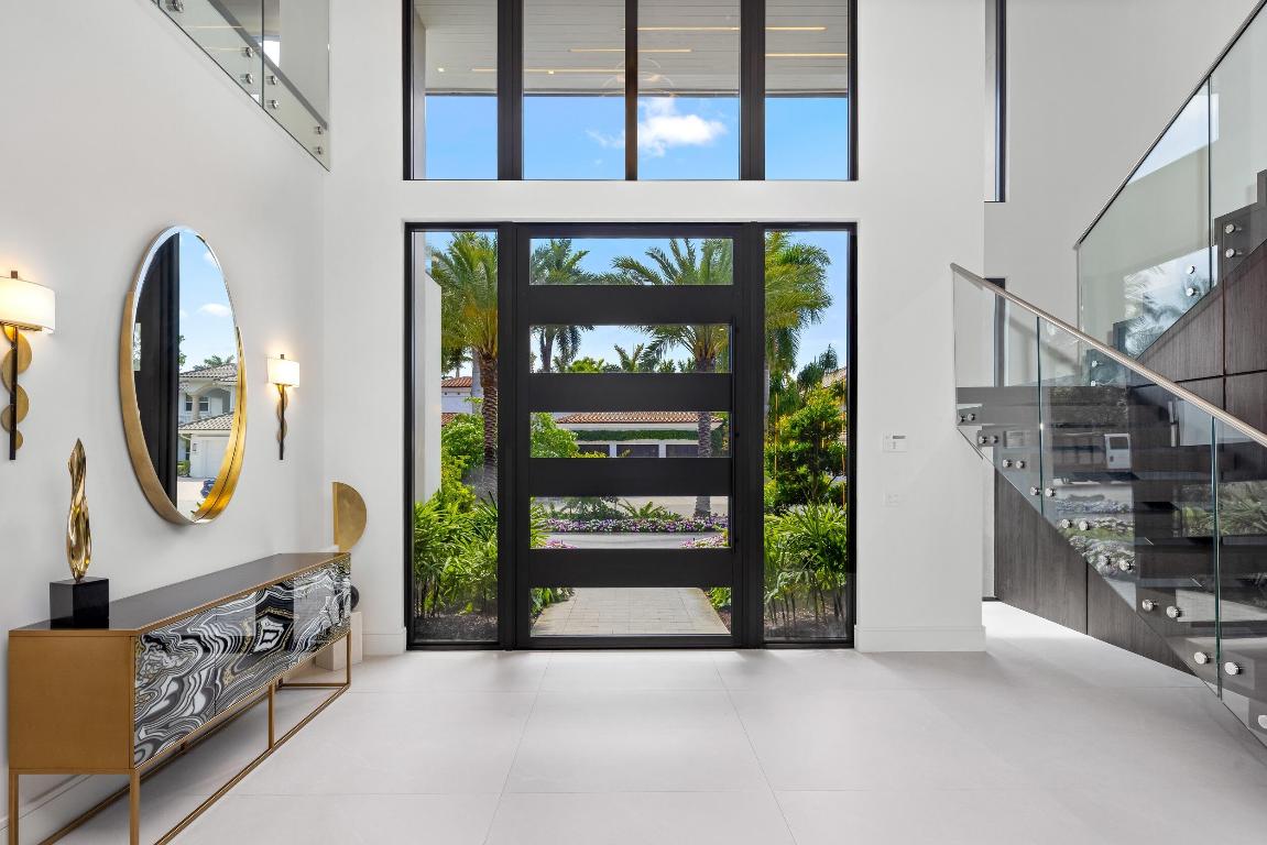 ROYAL PALM YACHT & COUNTRY CLUB - Residential