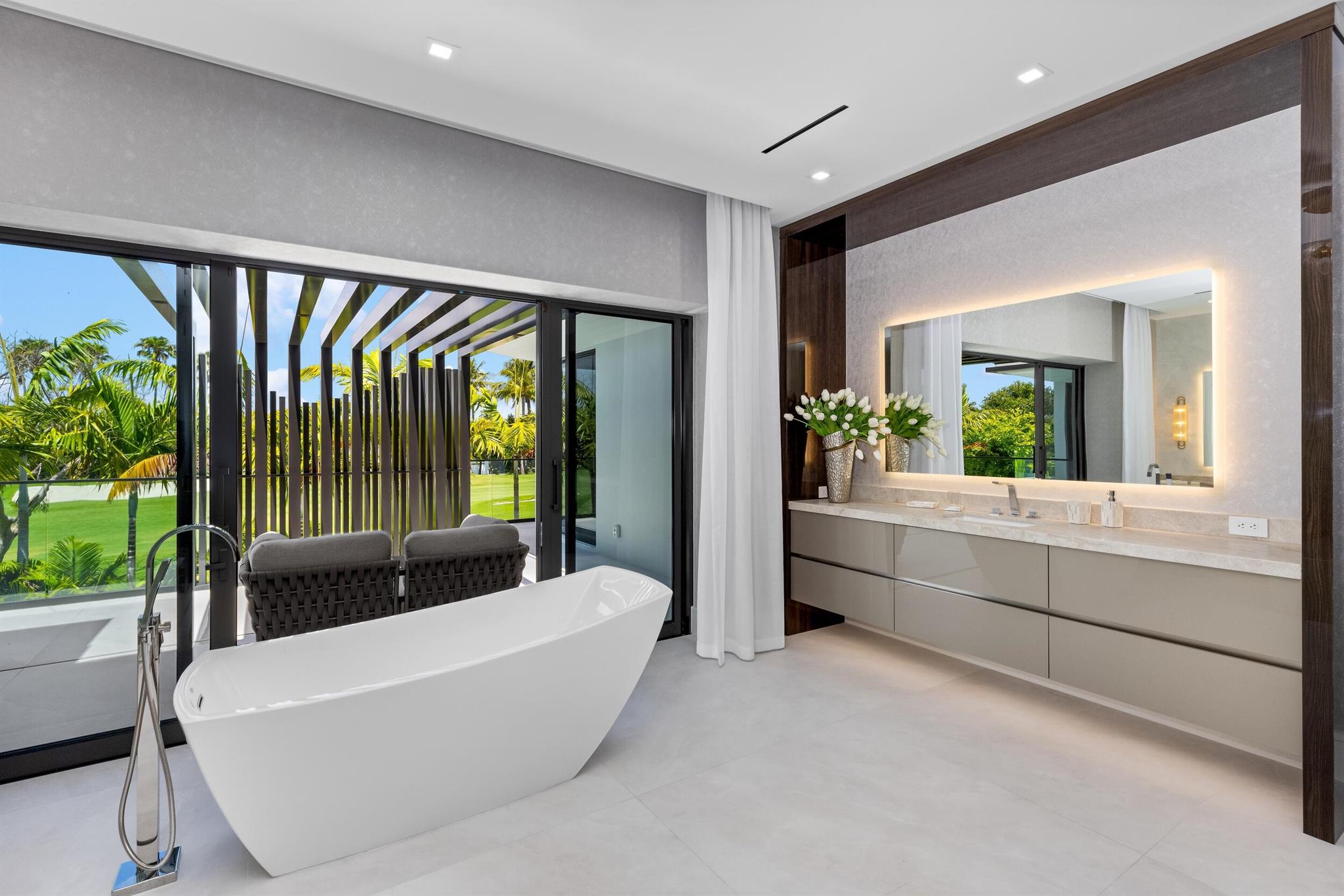 ROYAL PALM YACHT & COUNTR - Residential