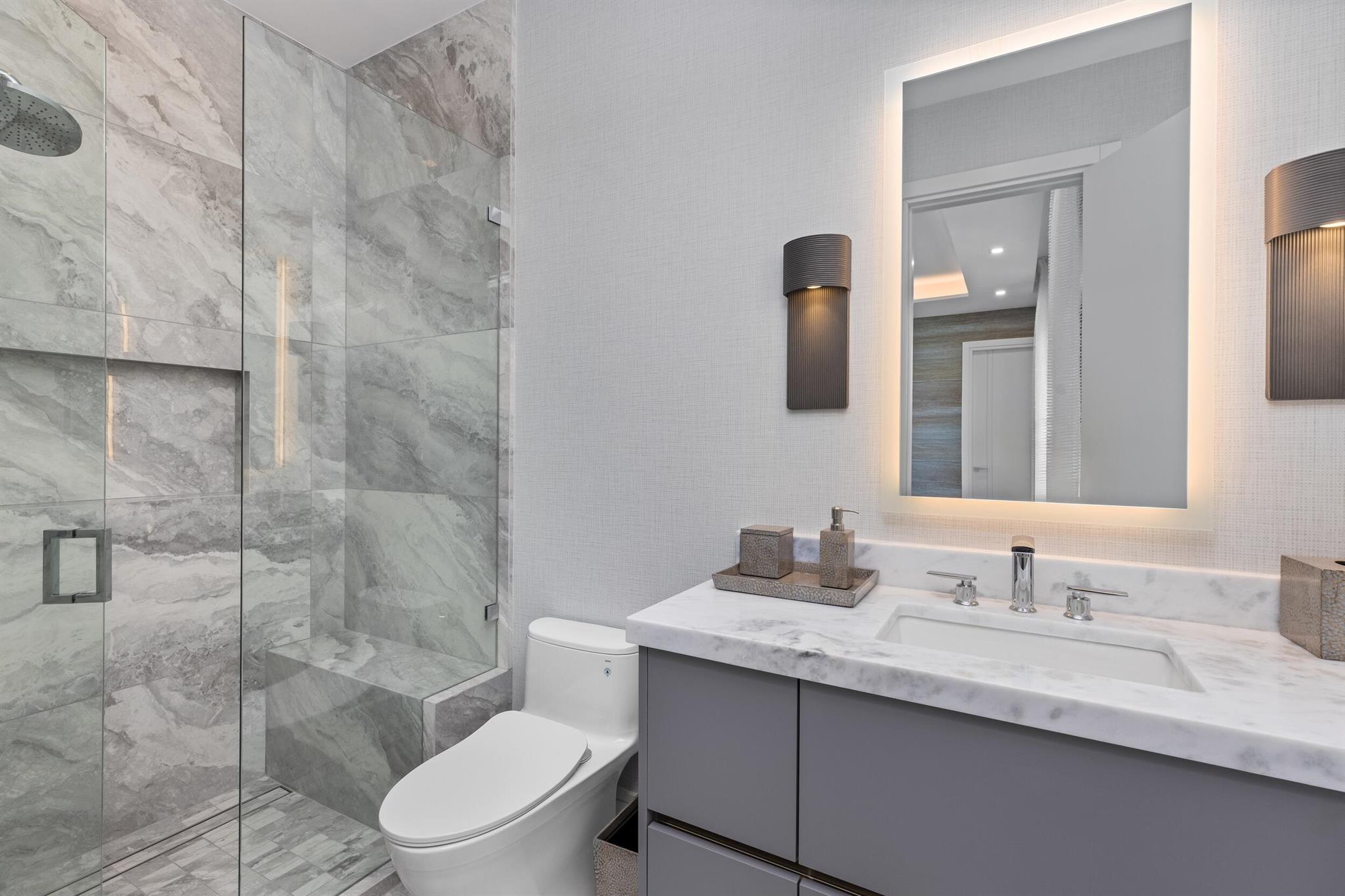 ROYAL PALM YACHT & COUNTR - Residential