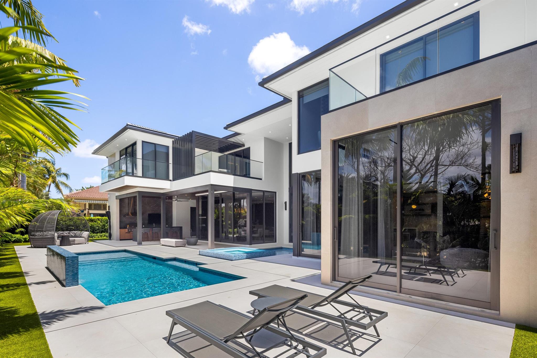 ROYAL PALM YACHT & COUNTR - Residential