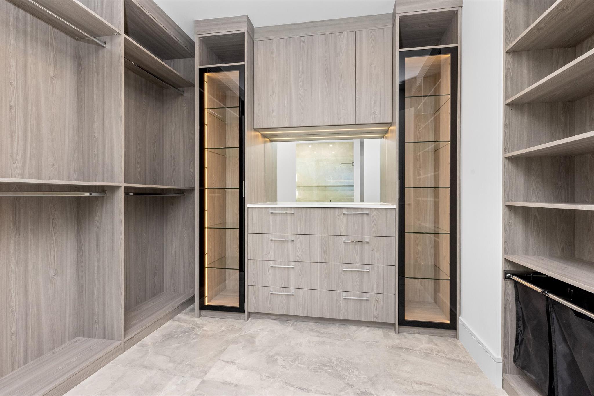 ROYAL PALM YACHT & COUNTR - Residential