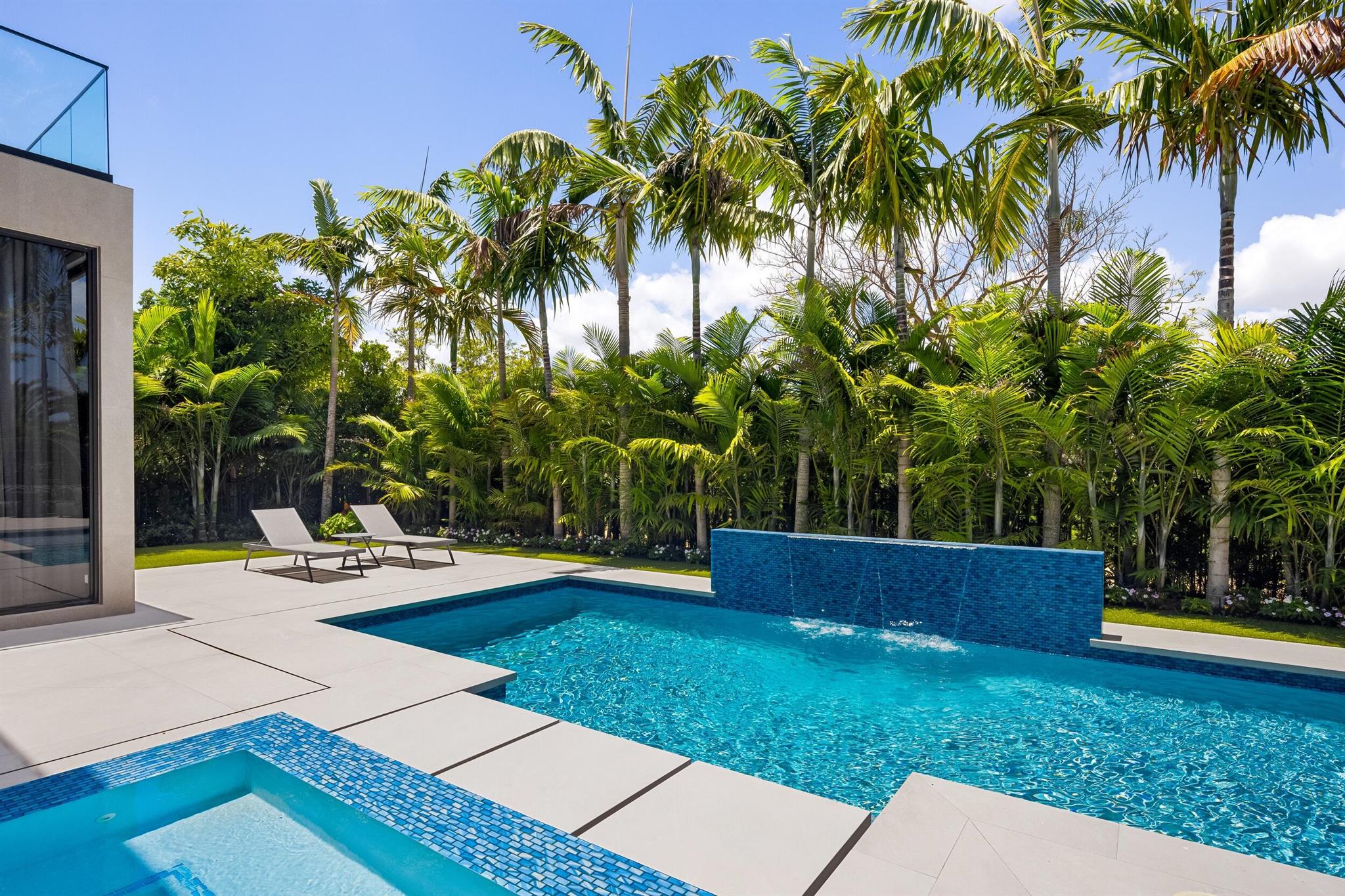 ROYAL PALM YACHT & COUNTR - Residential