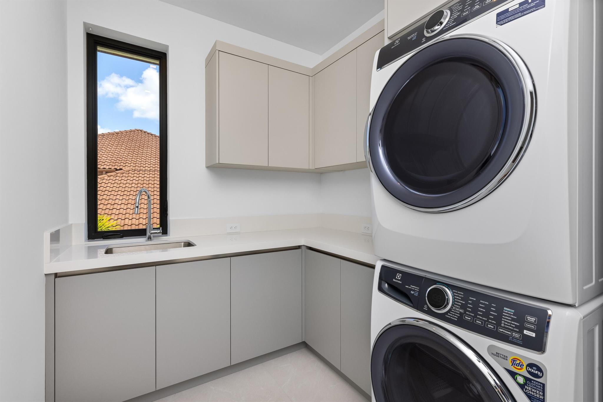 ROYAL PALM YACHT & COUNTR - Residential