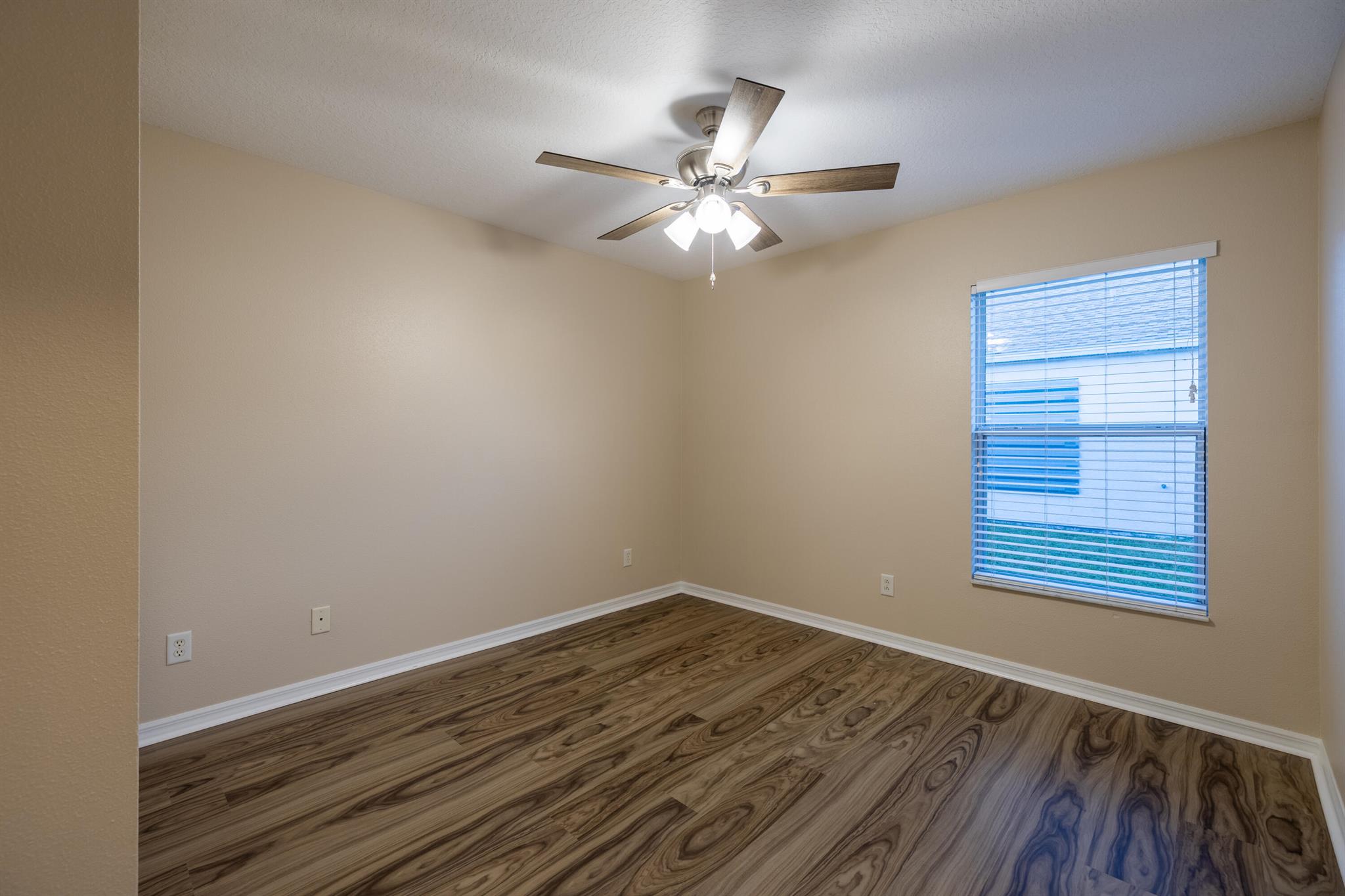 WATERFORD LAKES SUBDIVISI - Residential Lease