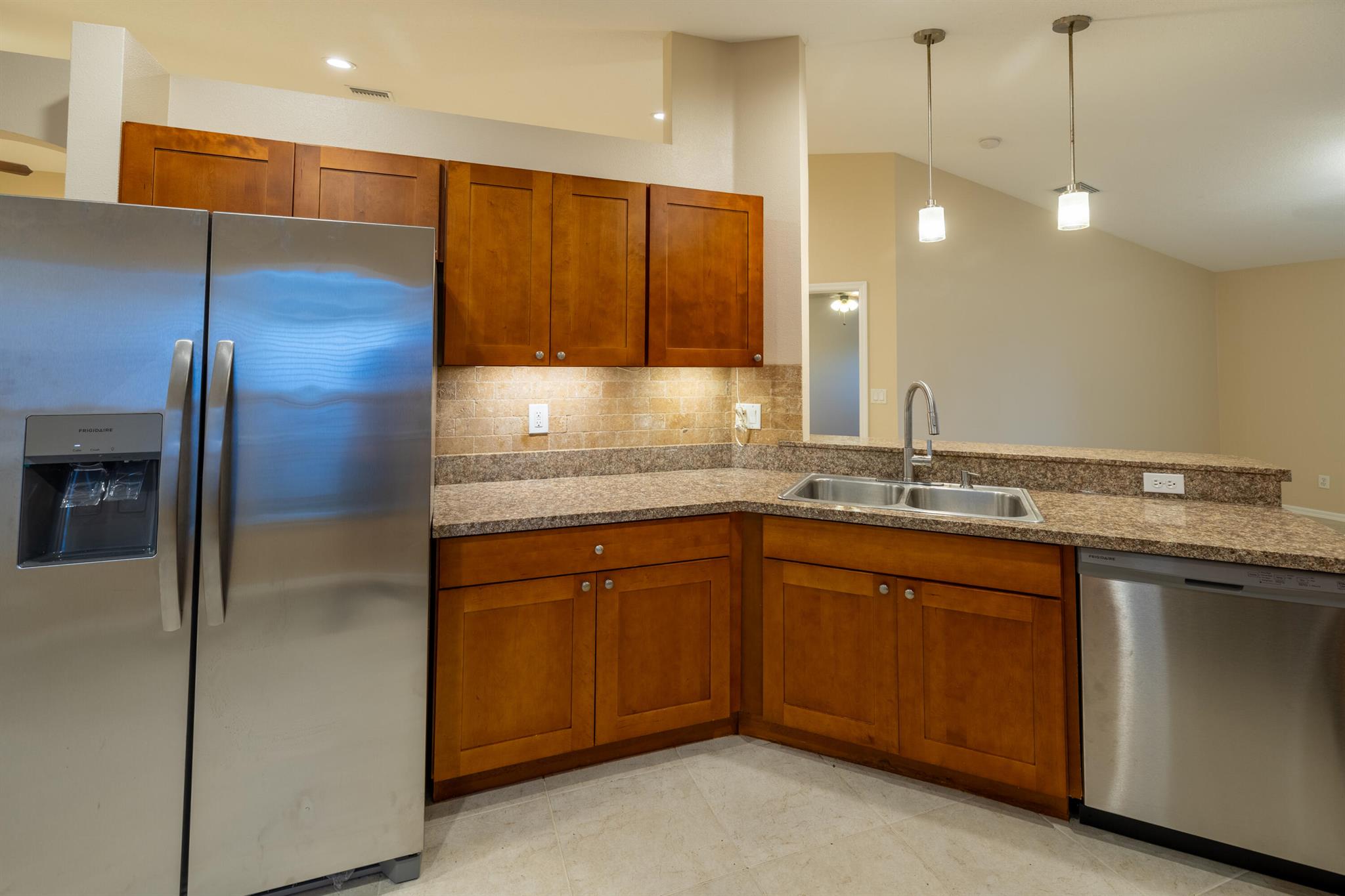 WATERFORD LAKES SUBDIVISI - Residential Lease