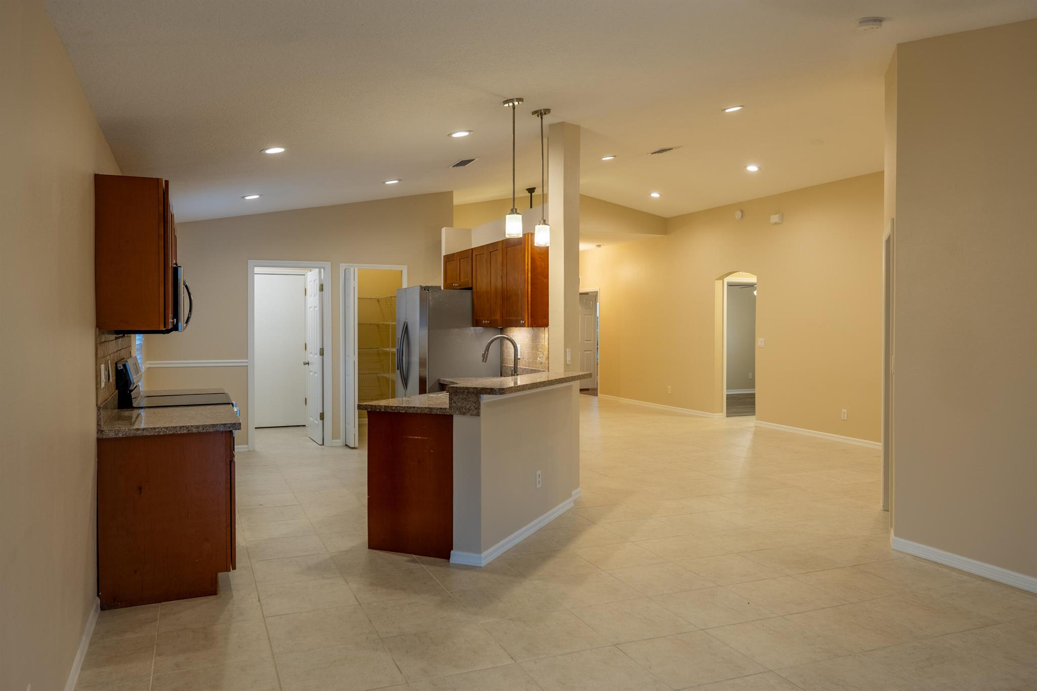 WATERFORD LAKES SUBDIVISI - Residential Lease