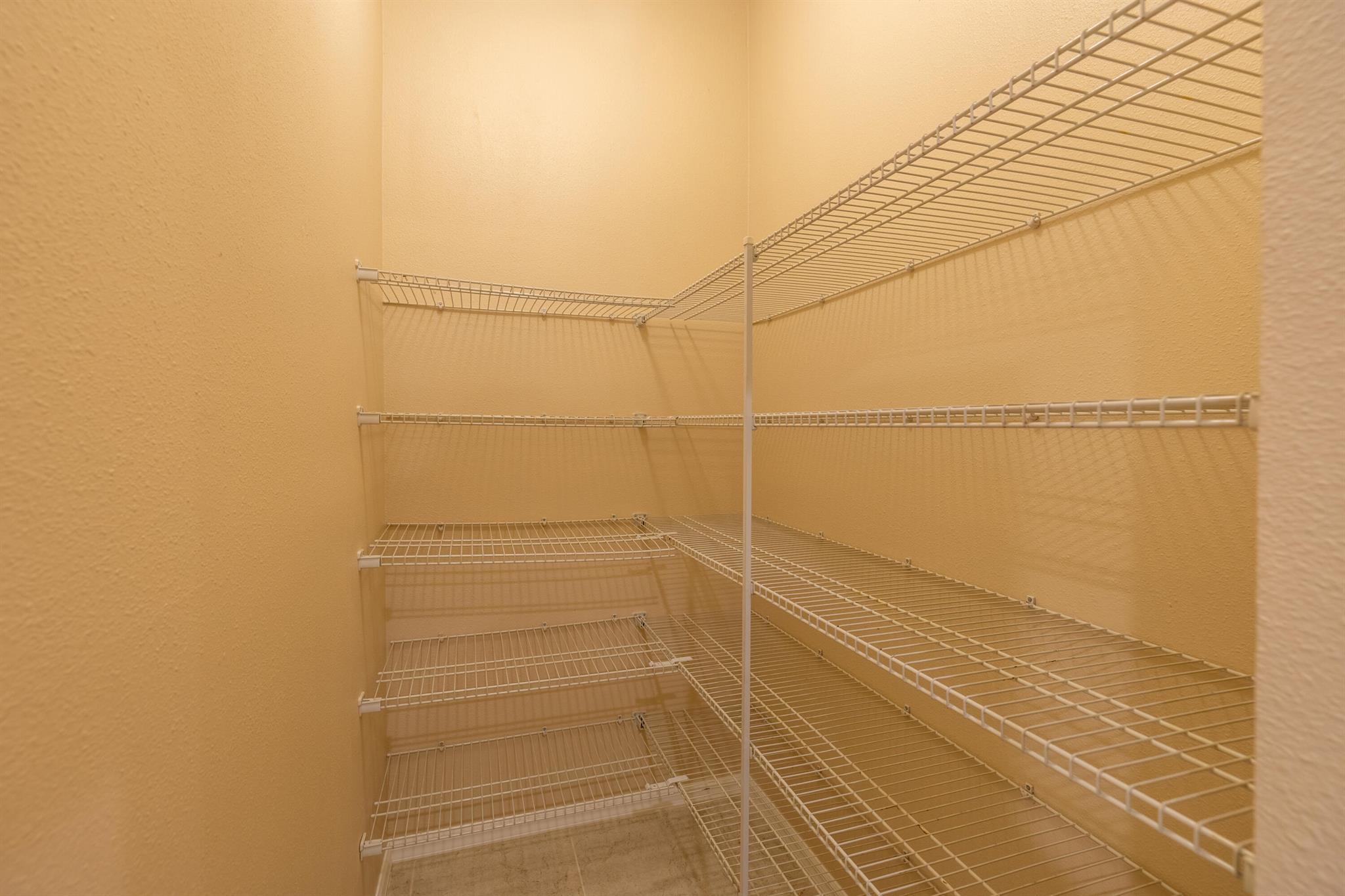 WATERFORD LAKES SUBDIVISI - Residential Lease