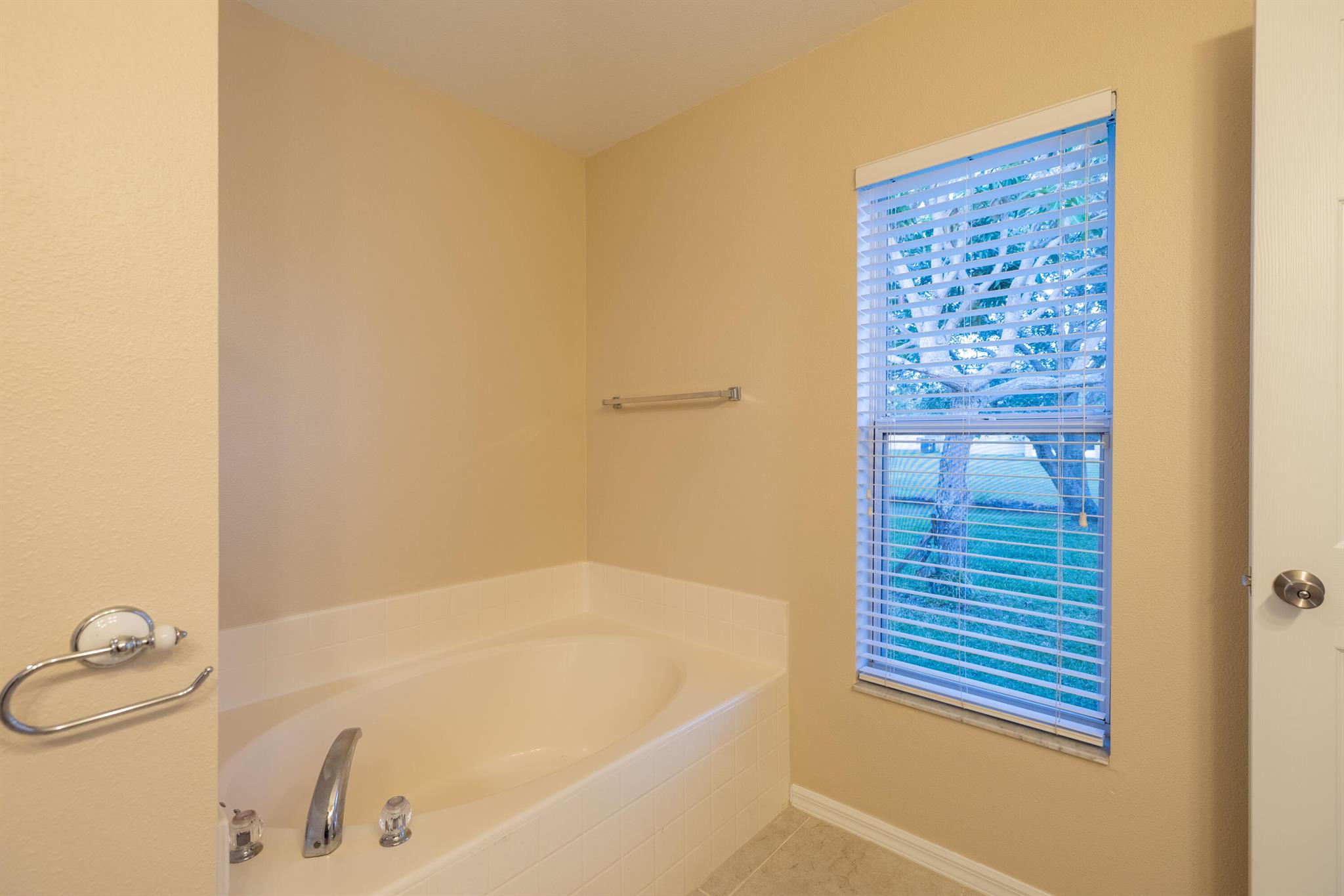 WATERFORD LAKES SUBDIVISI - Residential Lease