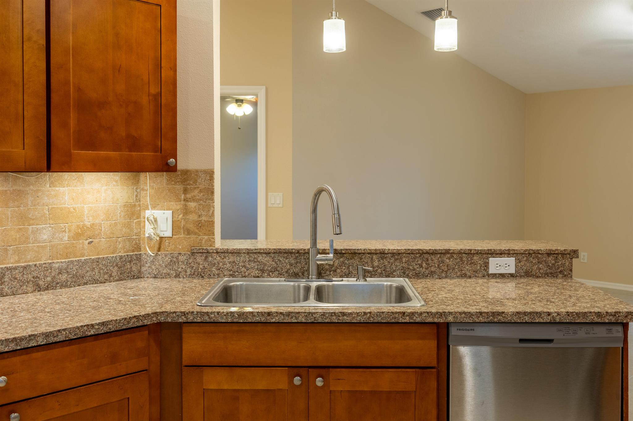 WATERFORD LAKES SUBDIVISI - Residential Lease