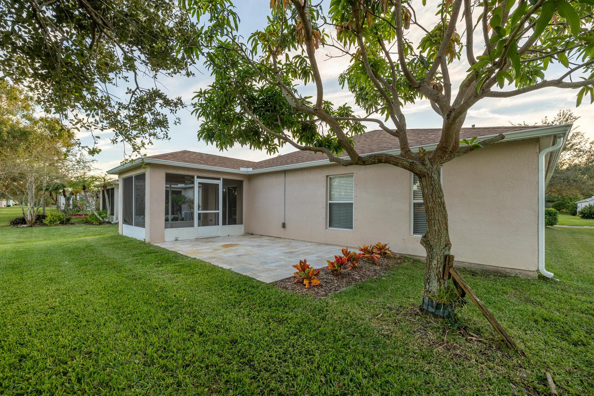 WATERFORD LAKES SUBDIVISI - Residential Lease