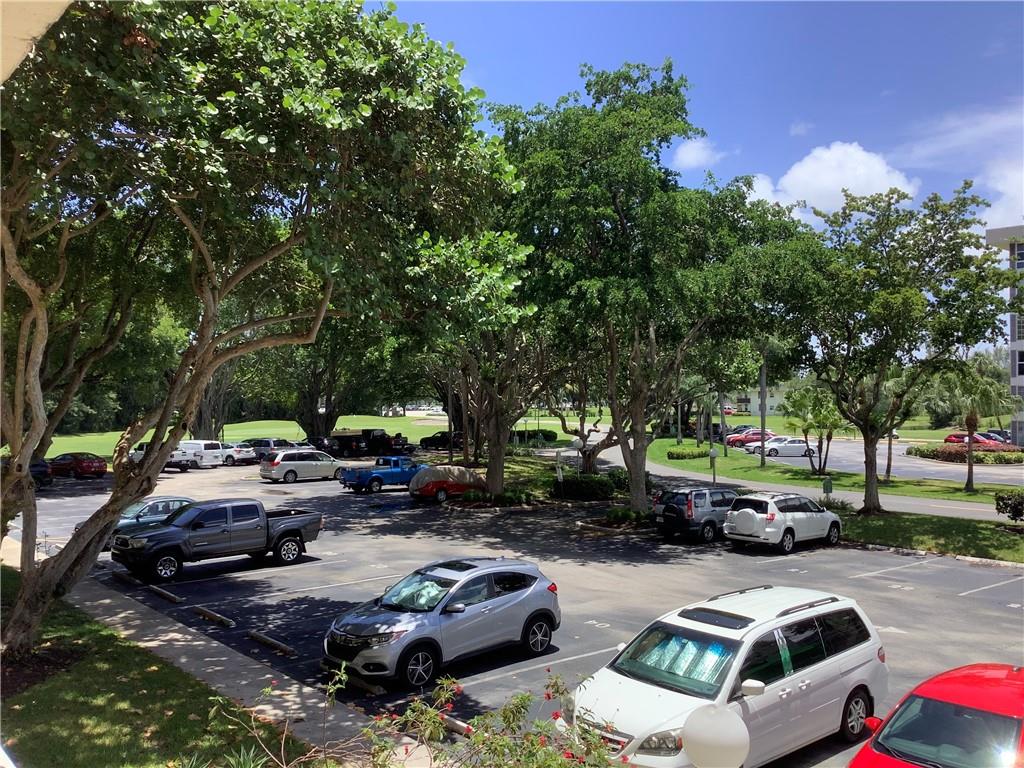 Palm-Aire Country Club - Residential