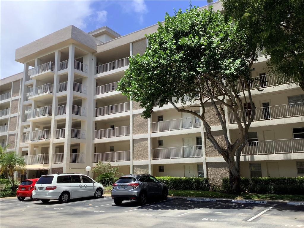 Palm-Aire Country Club - Residential