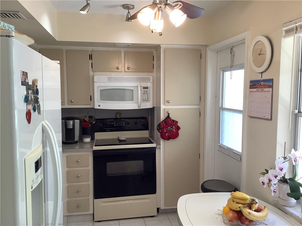 Palm-Aire Country Club - Residential