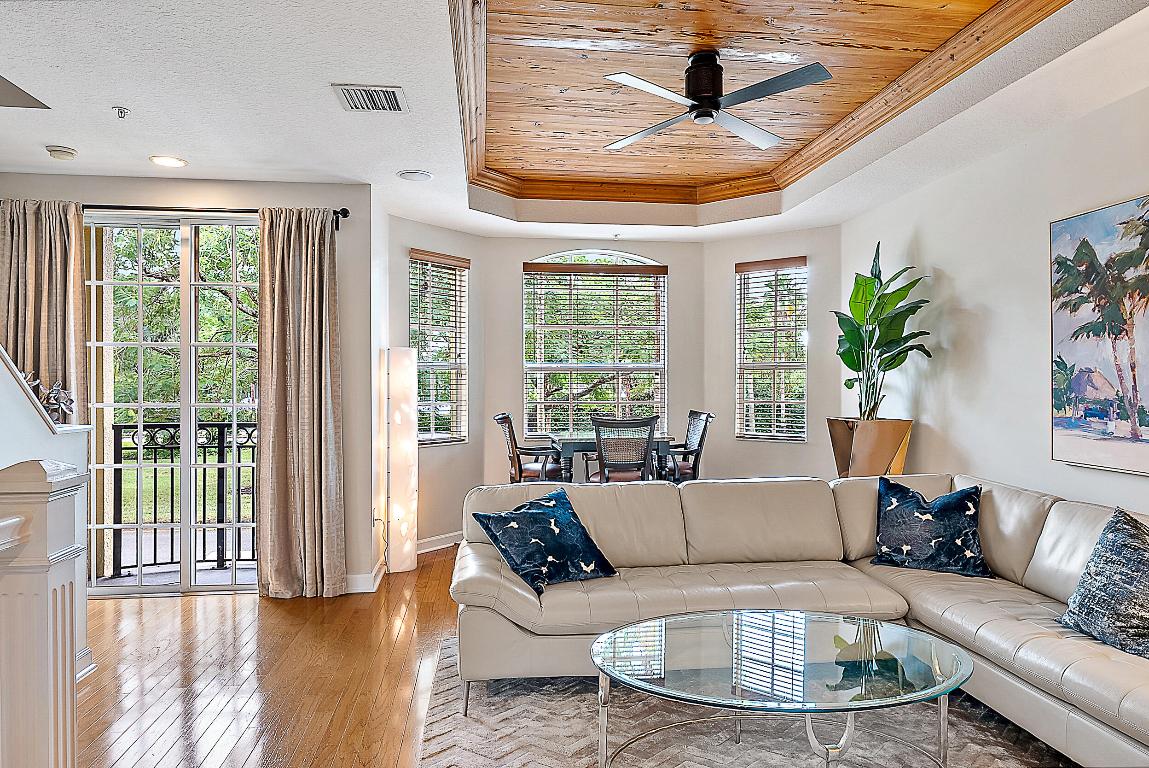 2504 Gardens Parkway