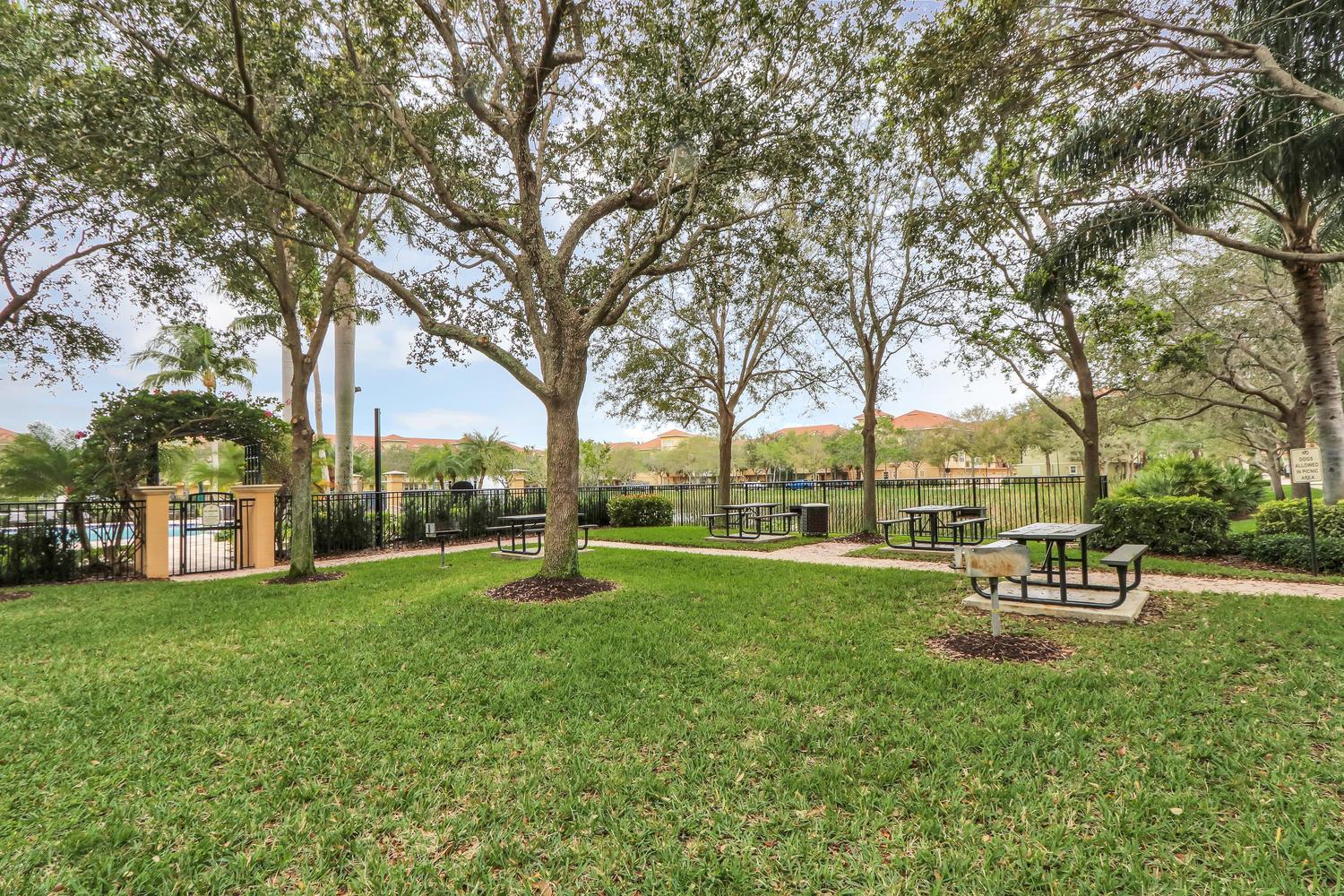 Harbour Oaks - Residential