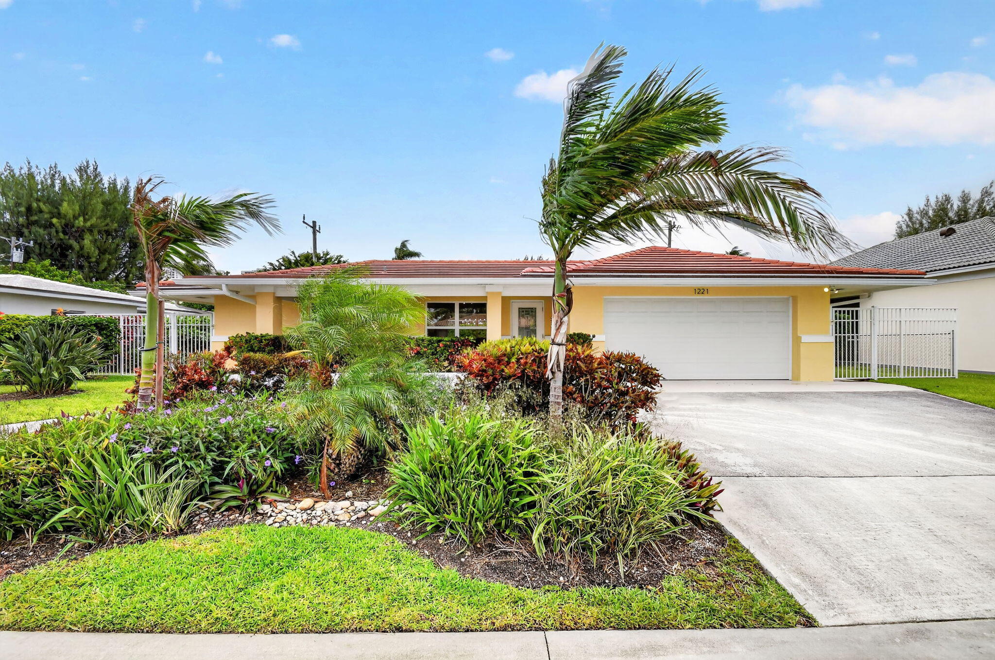 YACHT HARBOR MANOR - Residential Lease