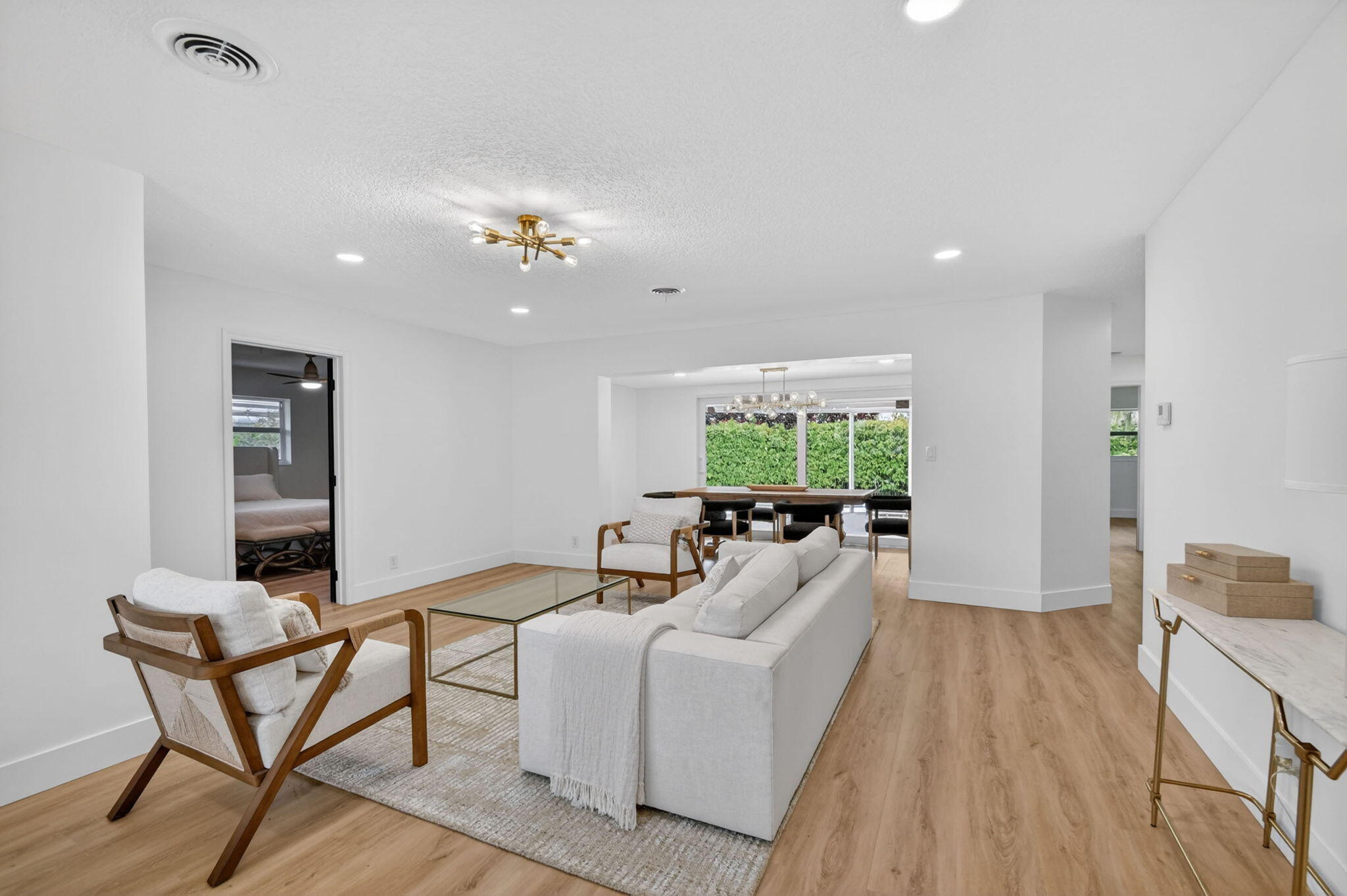 YACHT HARBOR MANOR - Residential Lease