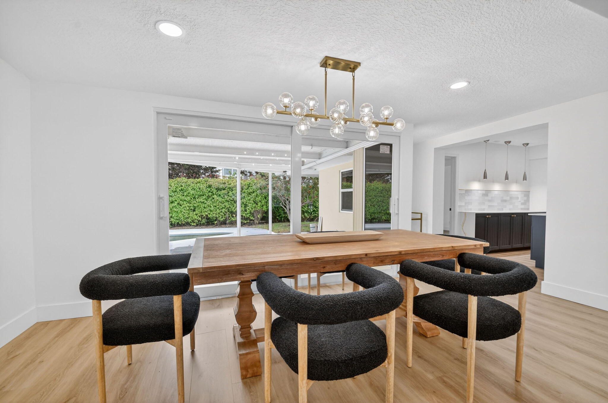 YACHT HARBOR MANOR - Residential Lease