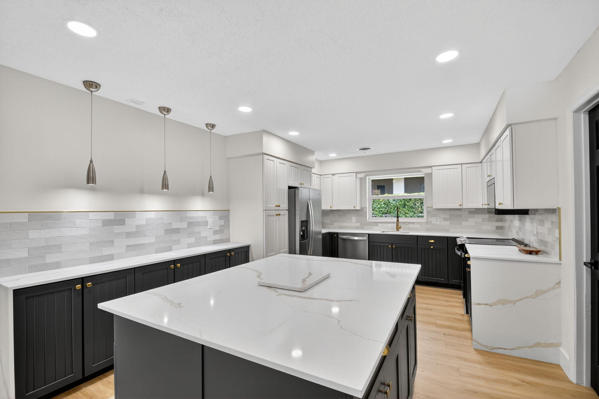 YACHT HARBOR MANOR - Residential Lease