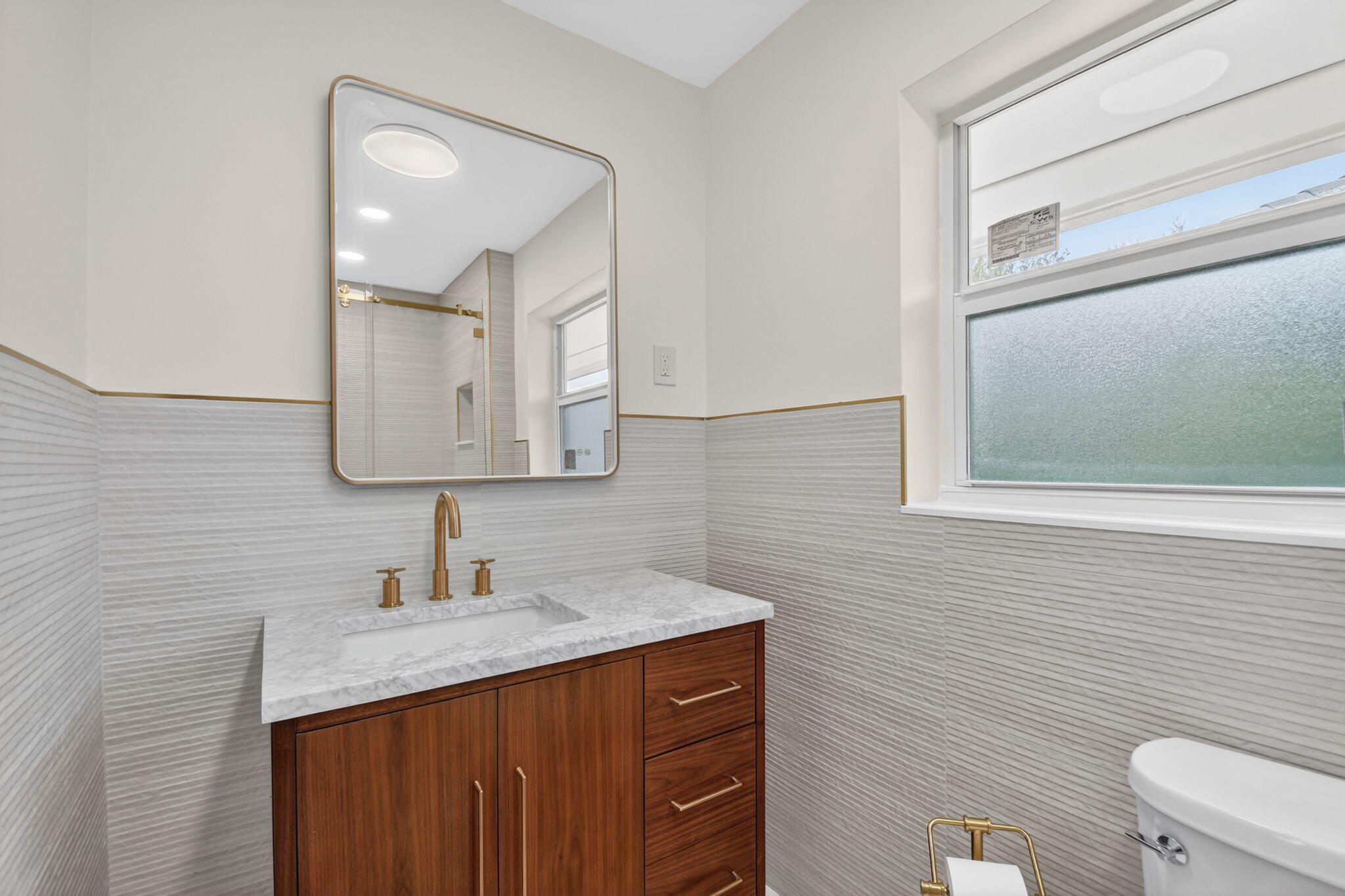 YACHT HARBOR MANOR - Residential Lease