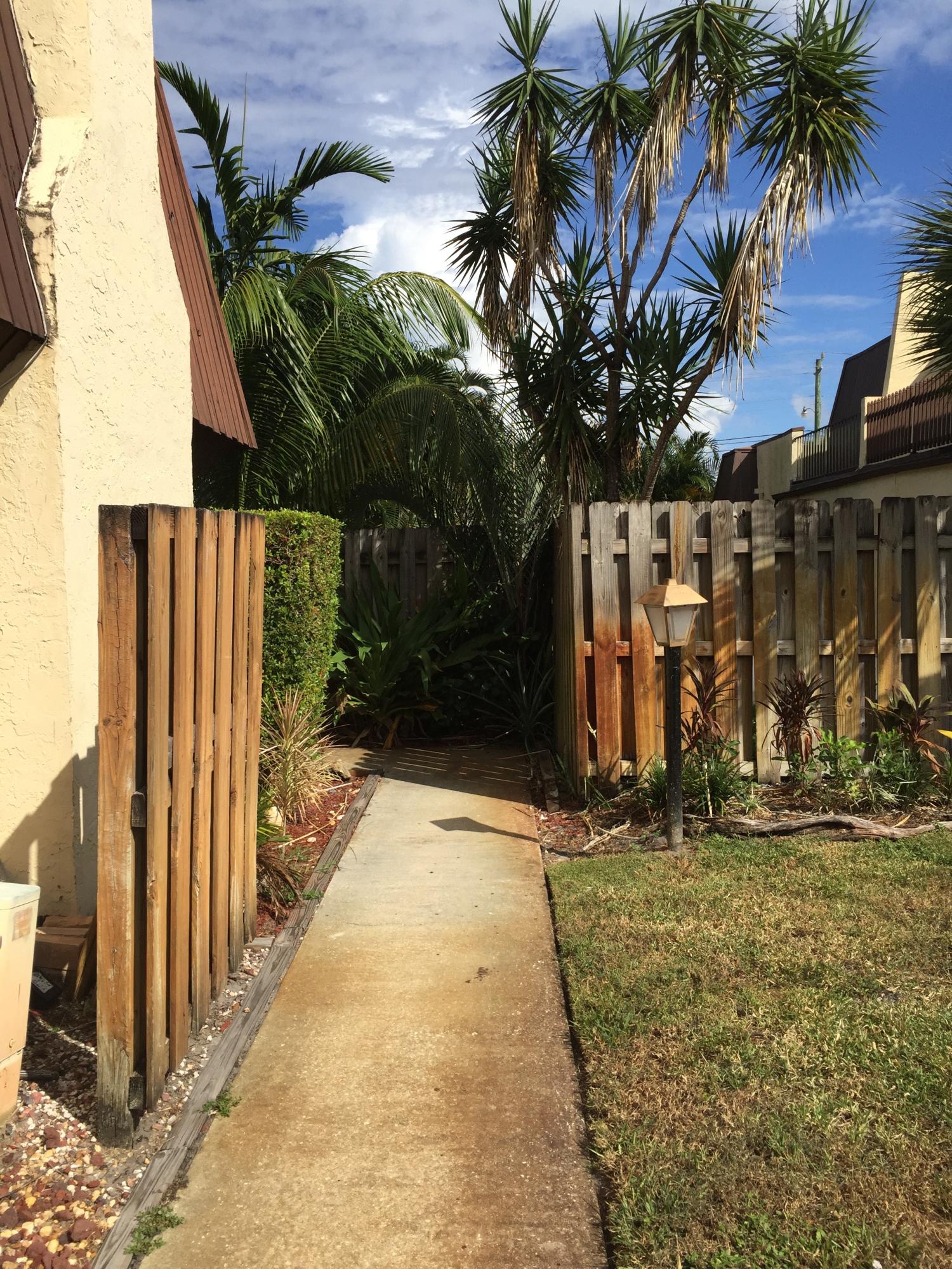 CEDAR GARDENS TOWNHOUSES - Residential Lease