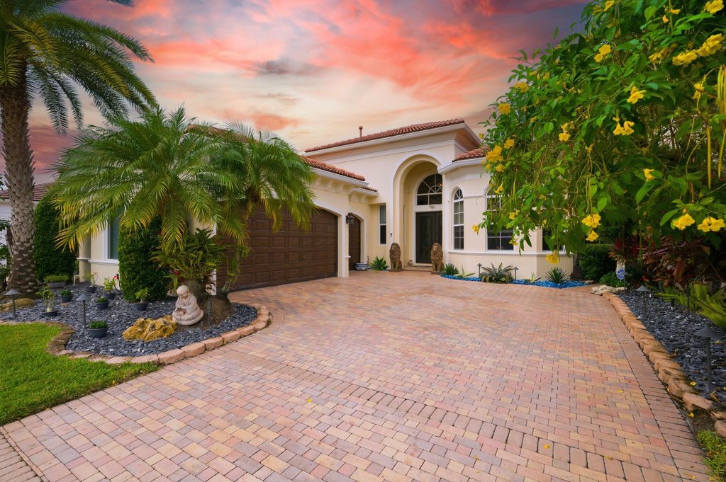 Photo of 6321 Via Venetia N, Delray Beach, FL 33484 (MLS # R11158358)
