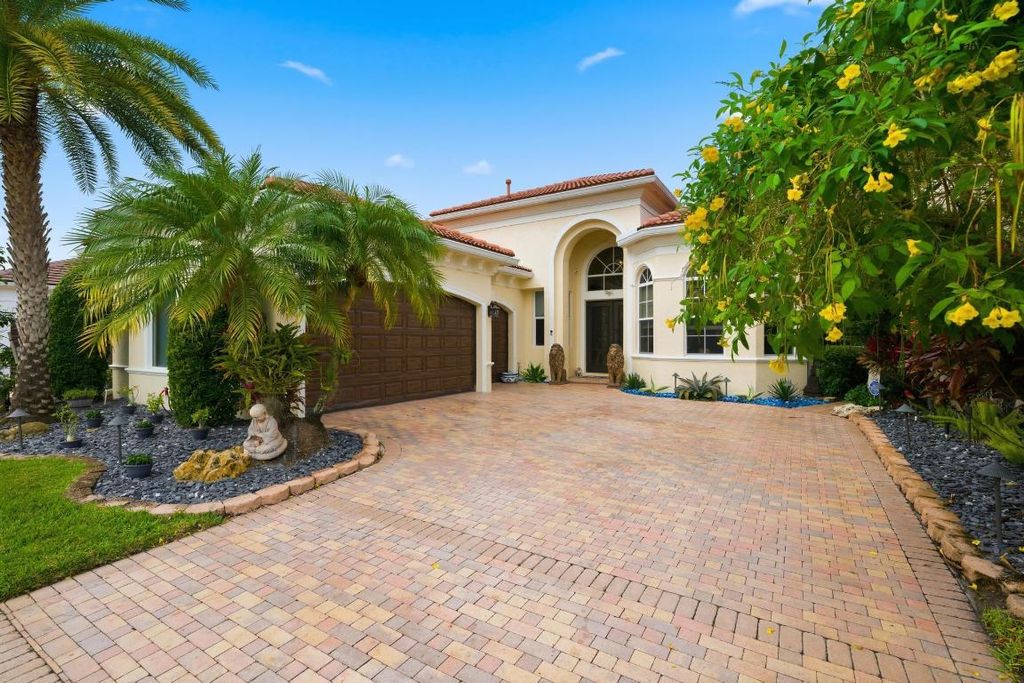 Photo of 6321 Via Venetia N, Delray Beach, FL 33484 (MLS # R11158358)