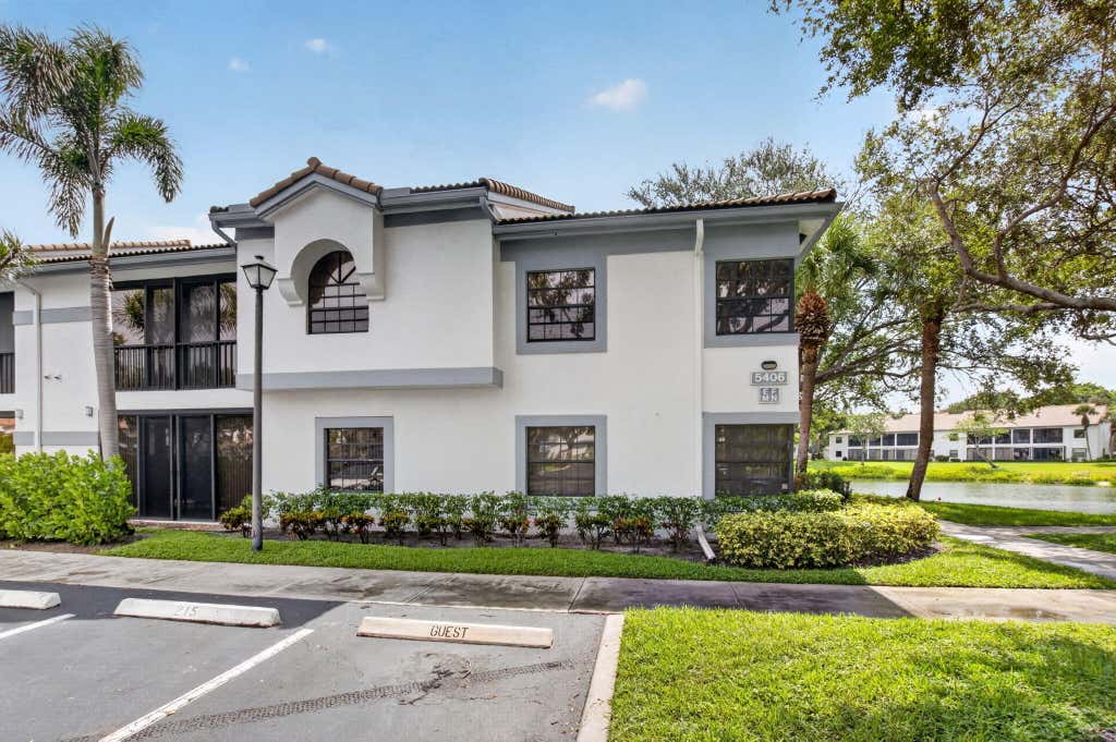 Photo of 5406 Firenze Drive #M, Boynton Beach, FL 33437 (MLS # B26060897)
